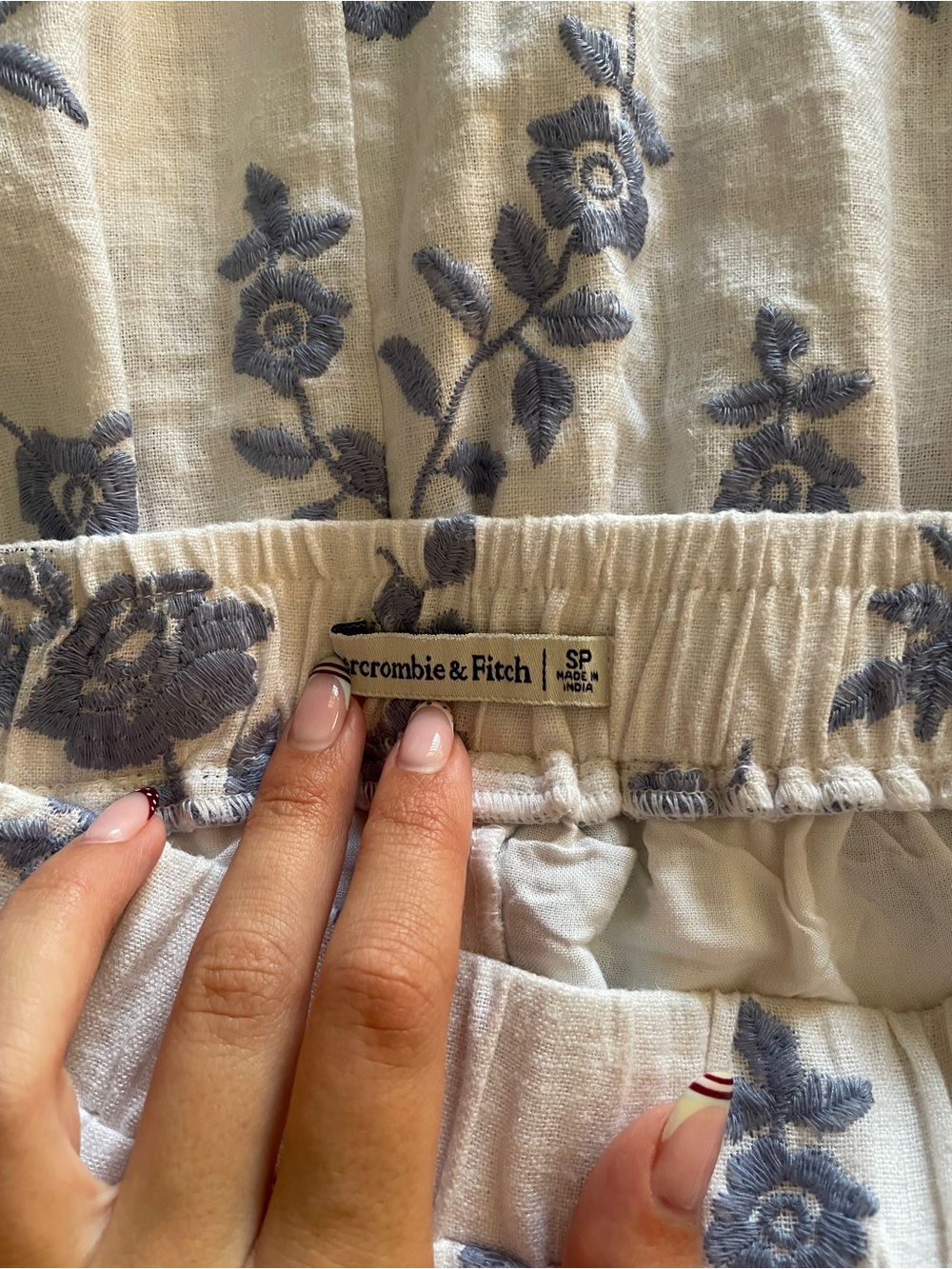 Abercrombie & Fitch White Maxi Skirt with Blue Floral Print - Picture 3 of 3